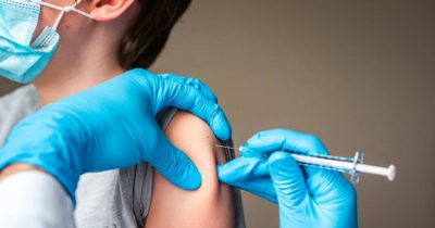 ตกลงยังไง! คนฉีดวัคซีนโควิด-19 ภาพรวมตายเยอะกว่าปีก่อนจากผลข้างเคียงวัคซีน!!